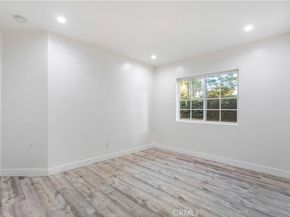 22142 Wyandotte, Canoga Park CA 91303