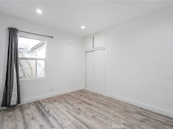 22142 Wyandotte, Canoga Park CA 91303