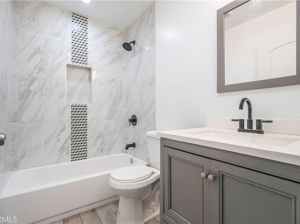 22142 Wyandotte, Canoga Park CA 91303