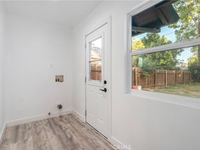 22142 Wyandotte, Canoga Park CA 91303