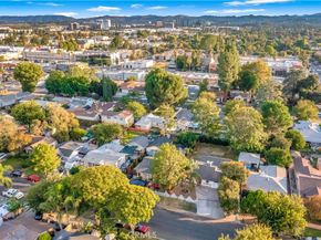 22142 Wyandotte, Canoga Park CA 91303