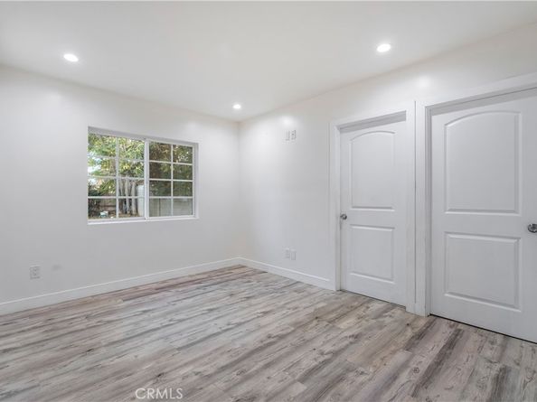 22142 Wyandotte, Canoga Park CA 91303