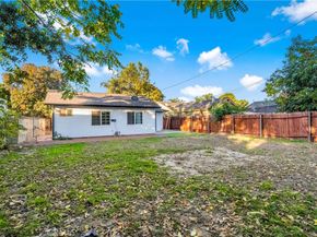 22142 Wyandotte, Canoga Park CA 91303