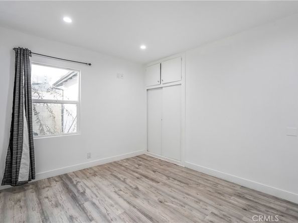 22142 Wyandotte, Canoga Park CA 91303