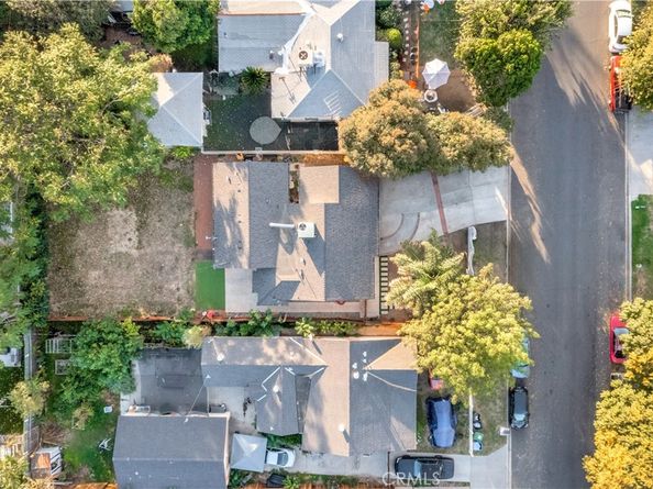 22142 Wyandotte, Canoga Park CA 91303