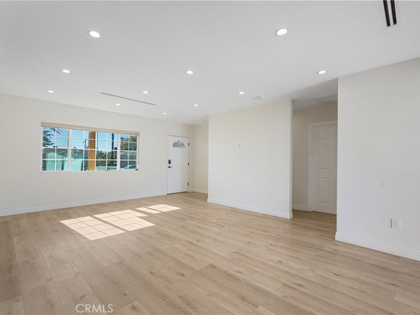 12317 Roscoe, Sun Valley CA 91352