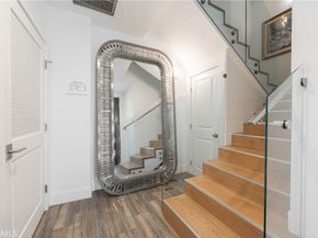 2239 Laurel Canyon, Los Angeles CA 90046