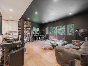 2239 Laurel Canyon, Los Angeles CA 90046