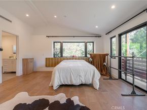 2239 Laurel Canyon, Los Angeles CA 90046