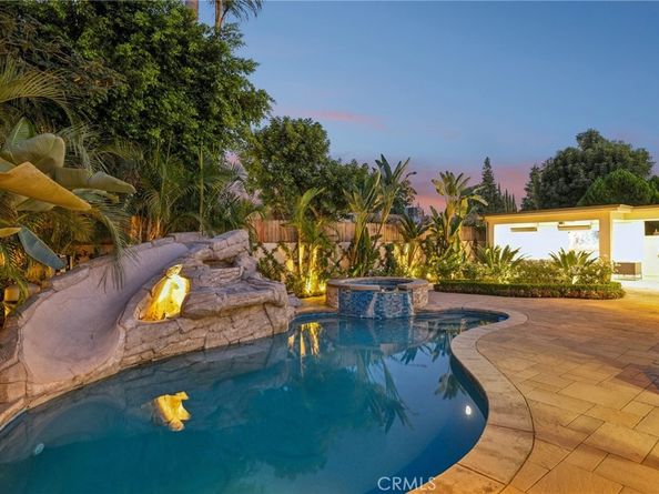 6850 Longridge Avenue, North Hollywood CA 91605