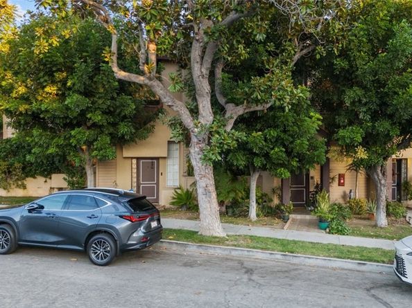 1245 Grandview Avenue 4, Glendale CA 91201