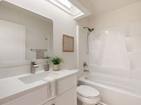 820 W Compton 24, Compton CA 90220