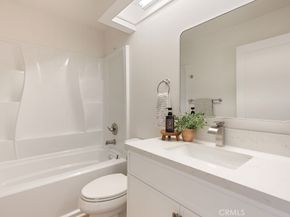 820 W Compton 24, Compton CA 90220