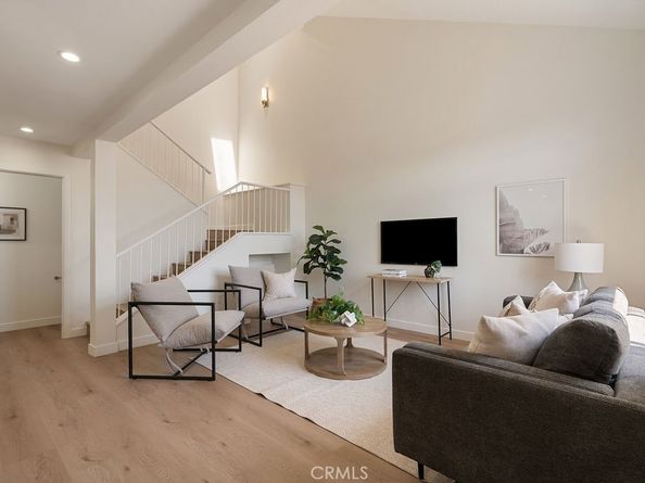 820 W Compton 24, Compton CA 90220