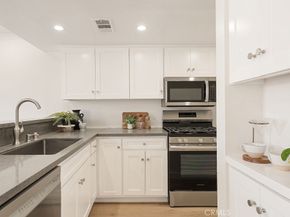 820 W Compton 24, Compton CA 90220