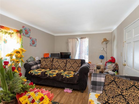 2313 N Niagara Street, Burbank CA 91504