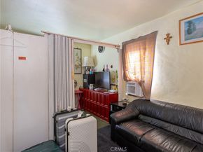 2313 N Niagara Street, Burbank CA 91504
