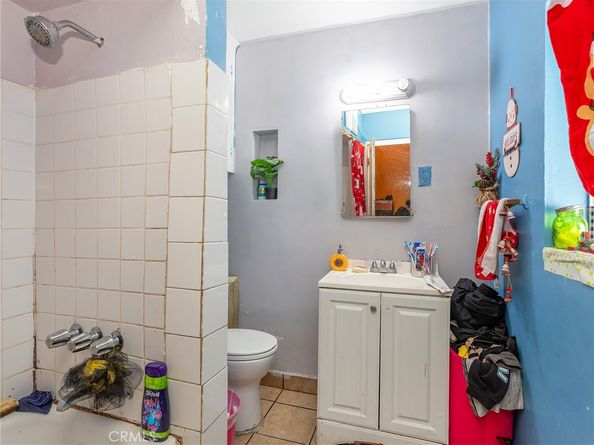2313 N Niagara Street, Burbank CA 91504
