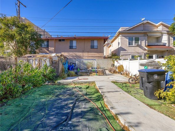 2313 N Niagara Street, Burbank CA 91504