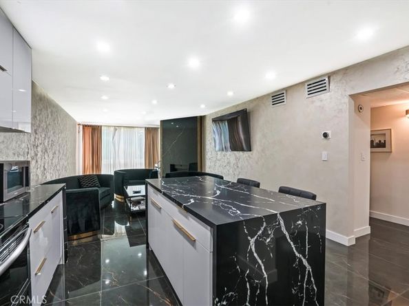12720 Burbank Boulevard 118, Valley Village CA 91607