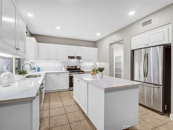 45 Avondale, Irvine CA 92602