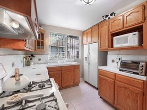 3654 7th Avenue, Los Angeles CA 90018