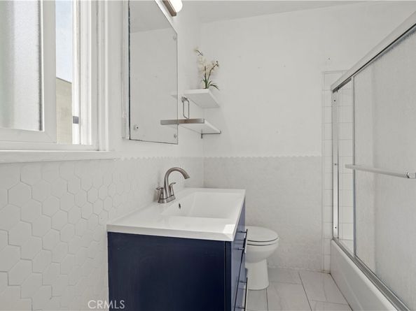 300 W Hillsdale, Inglewood CA 90302