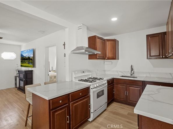 300 W Hillsdale, Inglewood CA 90302