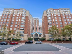 3835 9TH Street N 105W, Arlington VA 22203