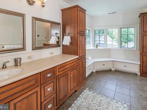 12 Crestwood Circle, New Hope PA 18938