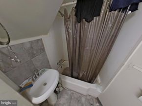 21 W Harvey Street, Philadelphia PA 19144