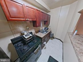 21 W Harvey Street, Philadelphia PA 19144
