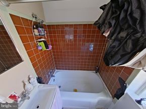 21 W Harvey Street, Philadelphia PA 19144