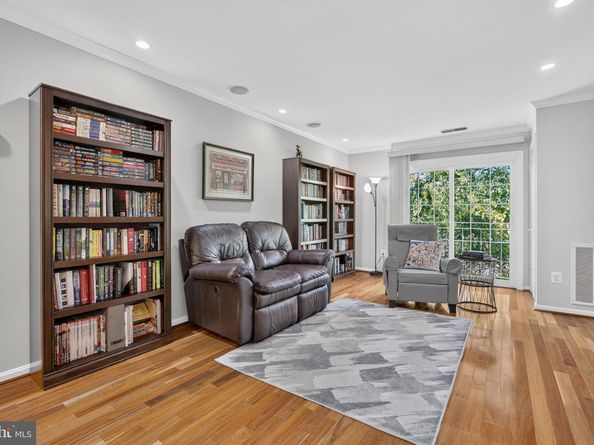 2050 N Calvert Street 404, Arlington VA 22201