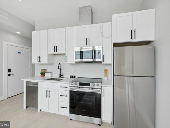 2213 M Street NE 7, Washington DC 20002