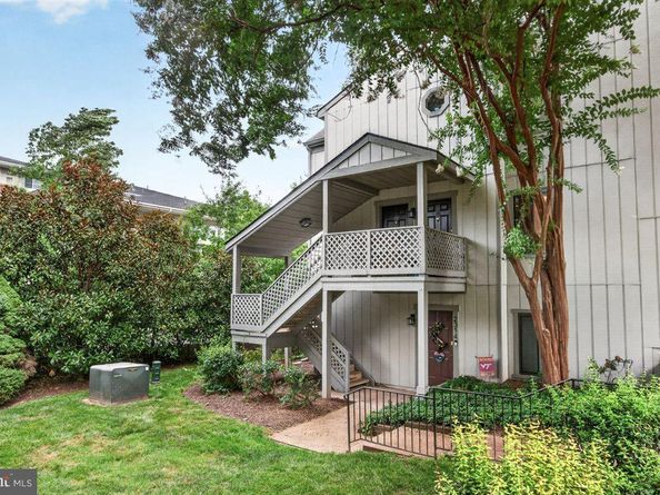 2316 Hunters Run Drive, Reston VA 20191