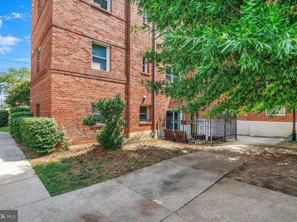 1800 28TH Place SE 2, Washington DC 20020