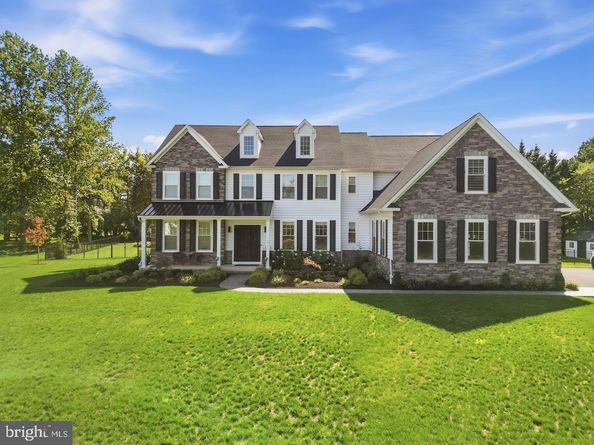 7 Lily Lane, Ivyland PA 18974