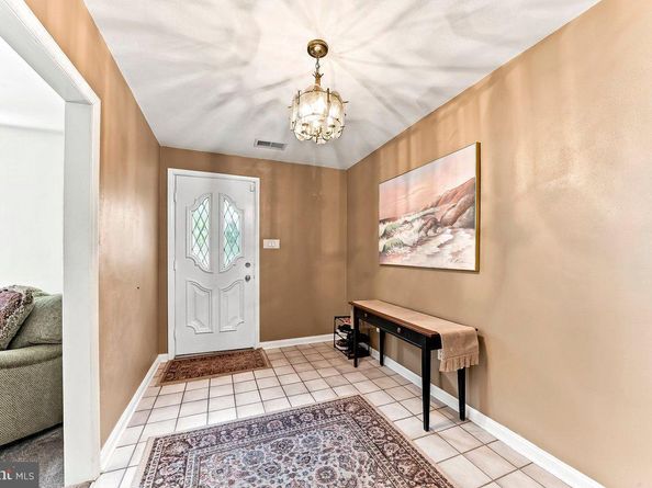 320 E Knowles Avenue, Glenolden PA 19036