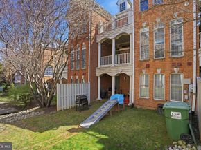 7714 Spoleto Lane 54, Mclean VA 22102