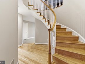 7714 Spoleto Lane 54, Mclean VA 22102