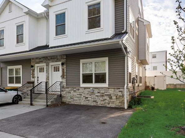 9522 Golfview Lane, Philadelphia PA 19114
