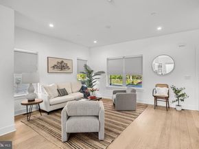 9522 Golfview Lane, Philadelphia PA 19114