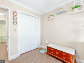 11 Midwood, Levittown PA 19054