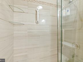 11 Midwood, Levittown PA 19054