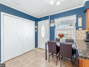 11 Midwood, Levittown PA 19054