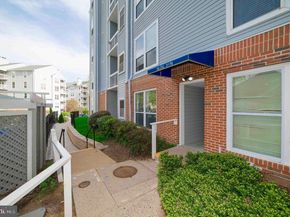 3176 Summit Square Drive 4D3, Oakton VA 22124