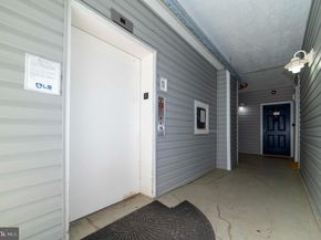 3176 Summit Square Drive 4D3, Oakton VA 22124