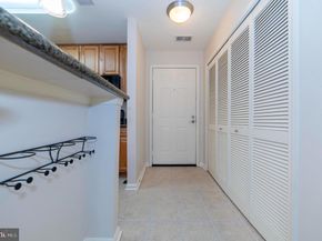 3176 Summit Square Drive 4D3, Oakton VA 22124