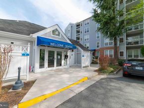 3176 Summit Square Drive 4D3, Oakton VA 22124